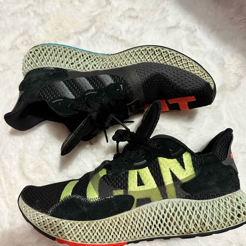 2019
ZX 4000 4D 'I Want, I Can'
Adidas
Sneakers
ZX 4000